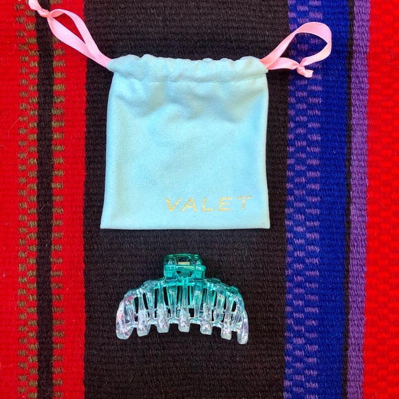 Valet Studio Callie Clip in aqua - Picture 4 of 5
